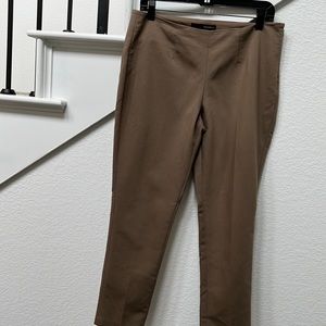 Khaki cropped pants
